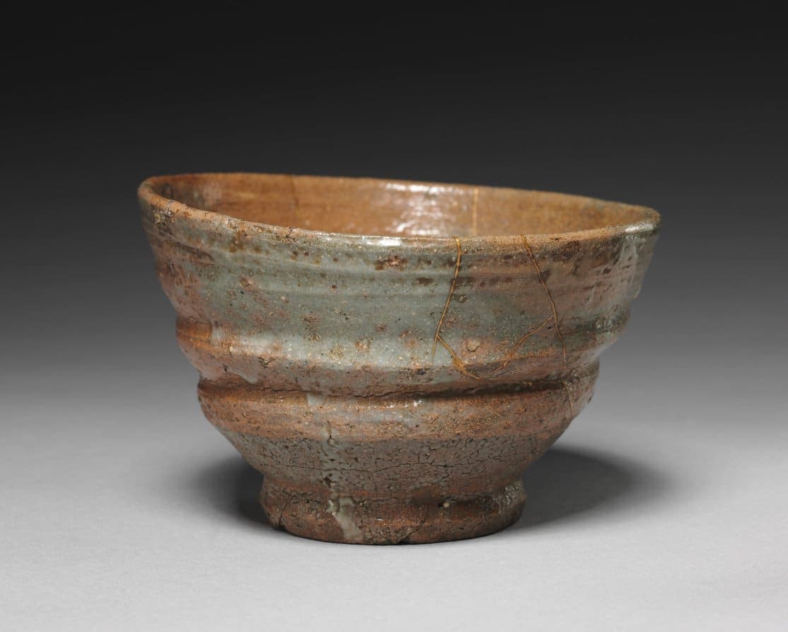 Tazza marrone cotta a raku